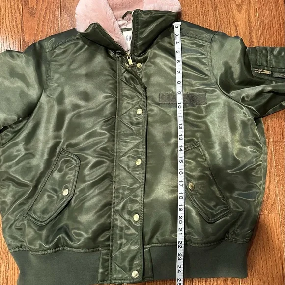 GAP Green Satin Bomber Jacket with Pink Faux Fur Lining - Picture 7 of 7